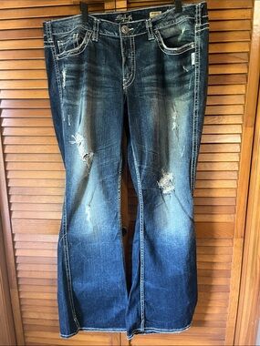 Silver Jeans women's Dark Blue Distressed Bootcut Jeans Size 20